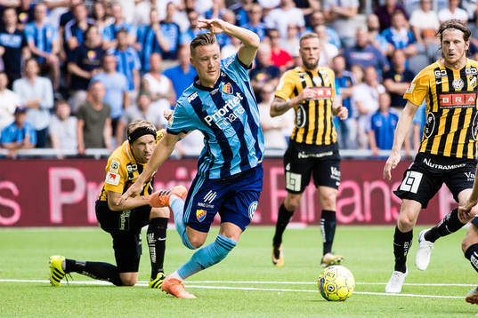 Djurgårdens Fredrik Ulvestad och Häckens Rasmus Lindgren