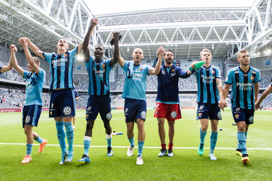 Djurgårdens Aliou Badji jublar med Haris Radetinac ,