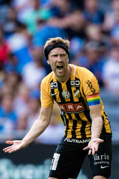 Häckens Rasmus Lindgren reagerar  fotbollsmatchen i