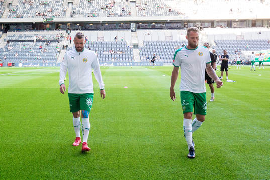 Hammarbys Mads Fenger Nielsen och David Fällman innan