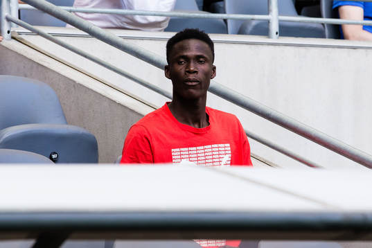 Hammarbys Kossounou Odilon på läktaren innan
