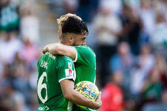 Hammarbys Jiloan Hamad jublar med Sander Svendsen
