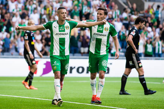 Hammarbys Nikola Djurdjic jublar med Jeppe Andersen