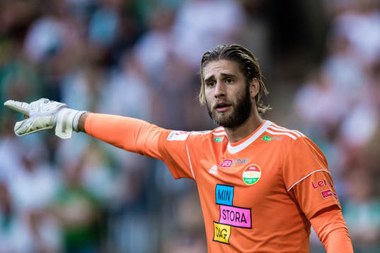 Dalkurds målvakt Stefan van der Lei gestikulerar