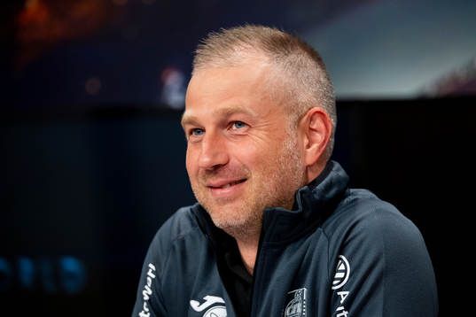 Head coach Edward Iordanescu of Cluj