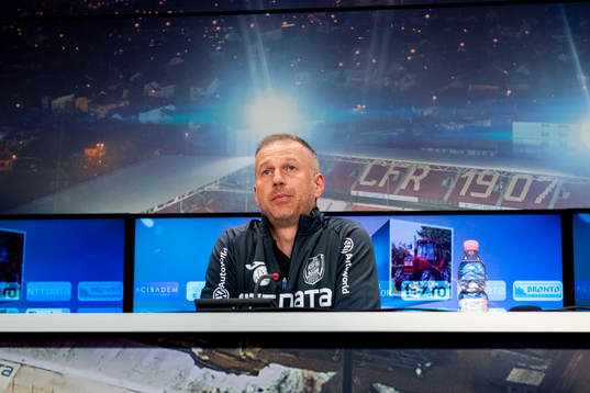 Head coach Edward Iordanescu of Cluj