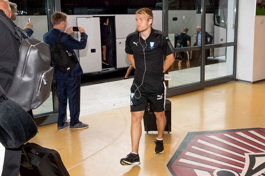 Oscar Lewicki of Malmö FF arrives