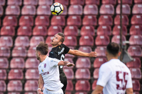 Damjan Djokovic of Cluj and Arnór Ingvi Traustason of