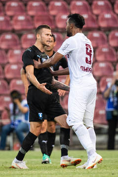 Irritation between Arnór Ingvi Traustason of Malmö FF and