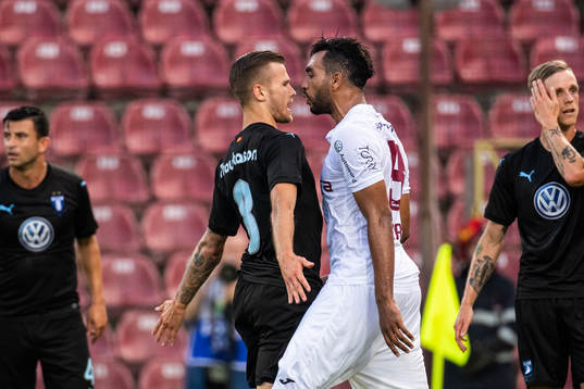Irritation between Arnór Ingvi Traustason of Malmö FF