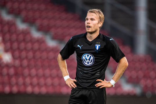 Oscar Lewicki of Malmö FF looks dejected