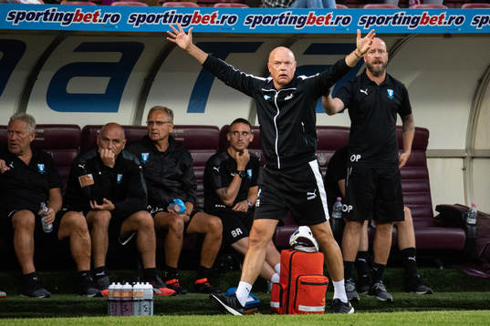 Head coach Uwe Rösler of Malmö FF reacts towards the