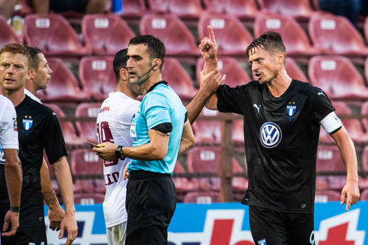 Markus Rosenberg of Malmö FF reacts