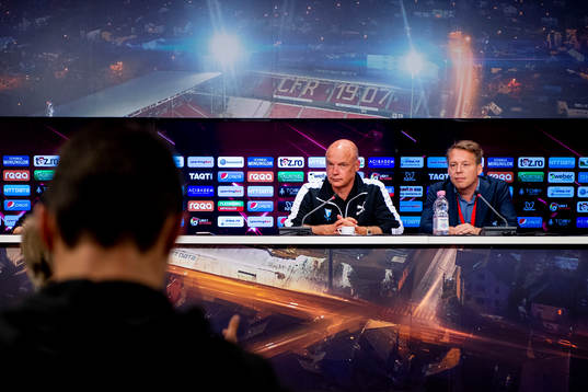 Head coach Uwe Rösler and press officer Peter Åhlander of