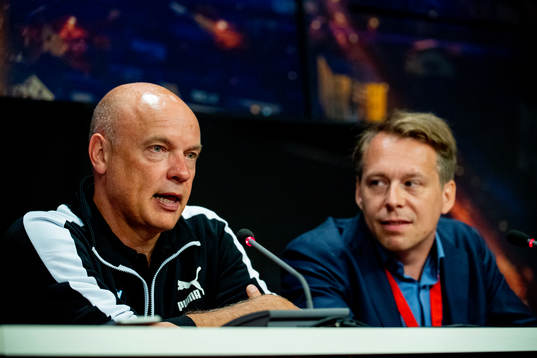 Head coach Uwe Rösler and press officer Peter Åhlander of