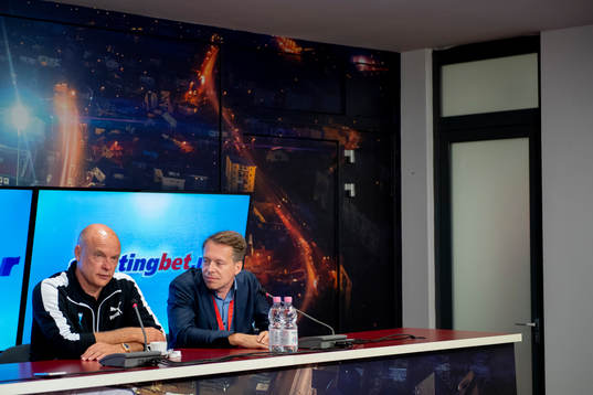 Head coach Uwe Rösler and press officer Peter Åhlander of