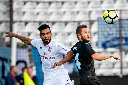 Billel Omrani of Cluj and Lasse Nielsen of Malmö FF