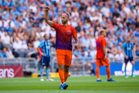 Sergiy Yavorskyy of Mariupol celebrates the 0-1 goal