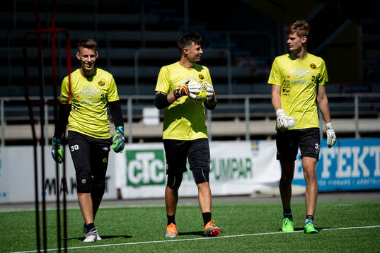 målvakt David Olsson, målvakt Kevin Stuhr Ellegaard och