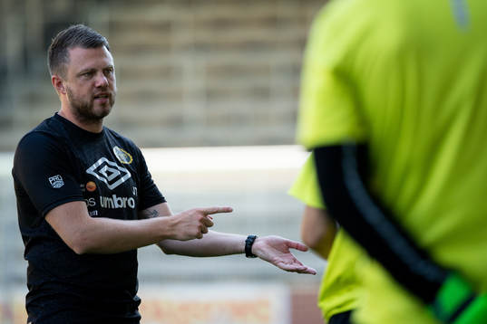 manager Jimmy Thelin