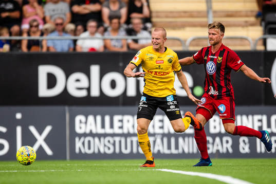 Elfsborgs Daniel Gustavsson och Östersunds Dennis Widgren