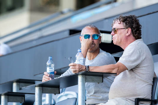 Henrik Larsson på läktaren