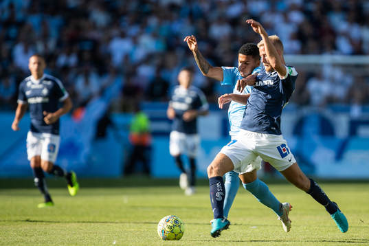 Malmö FFs Romain Gall och Norrköpings Filip Dagerstål i