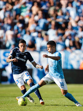 Norrköpings David Moberg Karlsson och Malmö FFs Romain