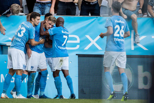 Malmö FFs Sören Rieks jublar med lagkamrater