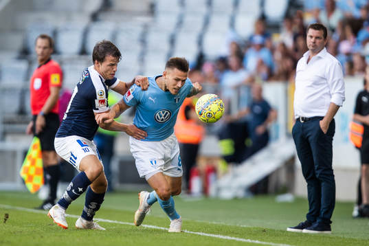 Norrköpings Simon Skrabb och Malmö FFs Arnór Ingvi