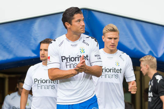 IFK Göteborgs David Boo Wiklander på väg ut för att