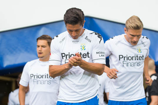 IFK Göteborgs David Boo Wiklander på väg ut för att