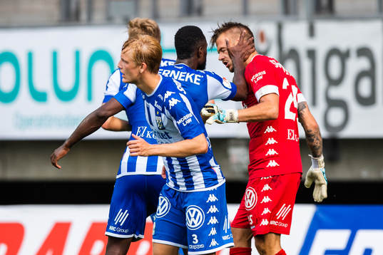 IFK Göteborgs Vajebah Kaliefah Sakor jublar med målvakt