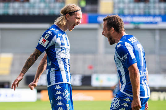 IFK Göteborgs Elias Mar Omarsson jublar med Tobias Hysén