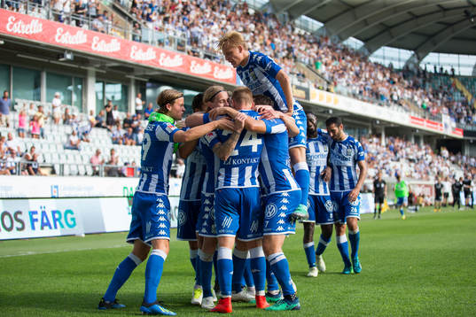 IFK Göteborgs Elias Mar Omarsson jublar ihop med