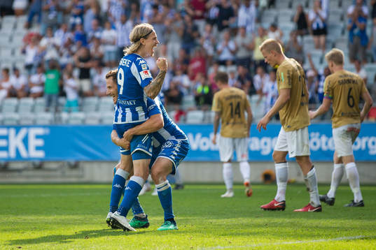 IFK Göteborgs Elias Mar Omarsson jublar ihop med Tobias
