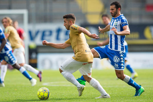 Brommapojkarnas Moustafa Zeidan mot IFK Göteborgs André
