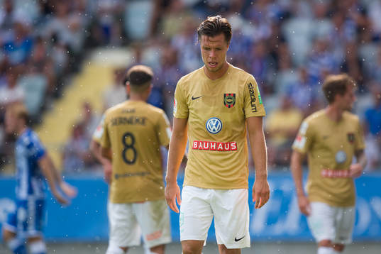 Brommapojkarnas Erik Figueroa deppar