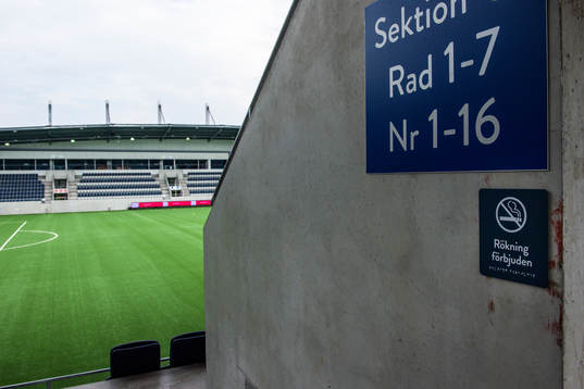 Läktaringång inne på Gavlevallen före fotbollsmatchen i