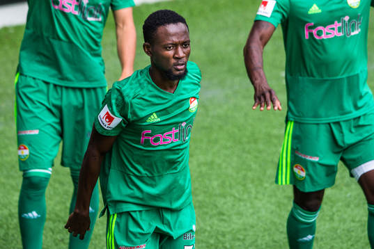 Dalkurds Mohamed Buya Turay före fotbollsmatchen i