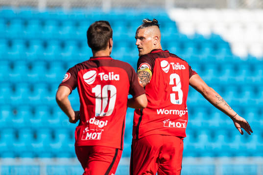 Deyver Vega of Brann and Vito Wormgoor of Brann celebrates