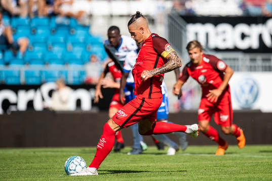 Vito Wormgoor of Brann scores 2-1