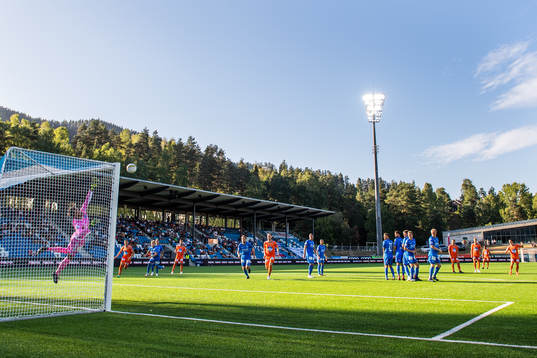 Sondre Fet of Aalesund hits the post with a shot