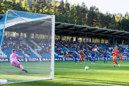 Hólmbert Aron Fridjónsson of Aalesund scores 1-1