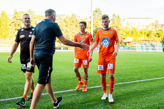 Sondre Fet and Adam Örn Arnarson of Aalesund look dejected