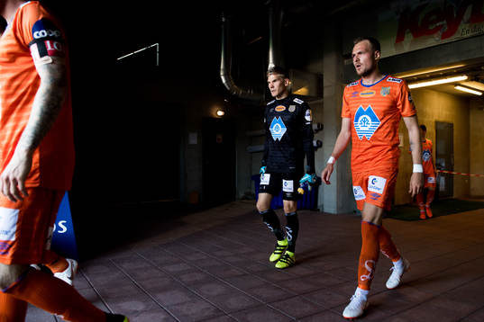 Goalkeeper Andreas Lie and Aron Elís Thrándarson of