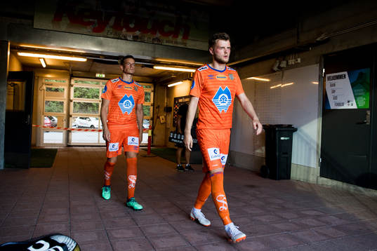 Jonas Grønner and Adam Örn Arnarson of Aalesund at half