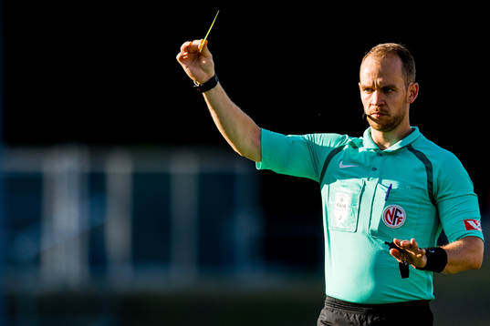 Referee Christian Moen