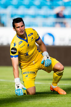 Goalkeeper Per Kristian Bråtveit of Haugesund