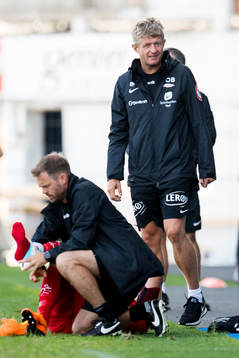 Steffen Lie Skålevik of Brann with an injury and Lars Arne